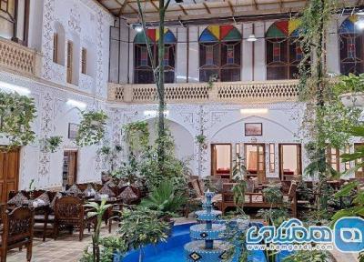 رستورانهای سنتی کاشان 1404: راهنمای جامع برترین سفره خانه های نزدیک بازار و باغ فین رستورانهای سنتی کاشان 1404: راهنمای جامع برترین سفره خانه های نزدیک بازار و باغ فین